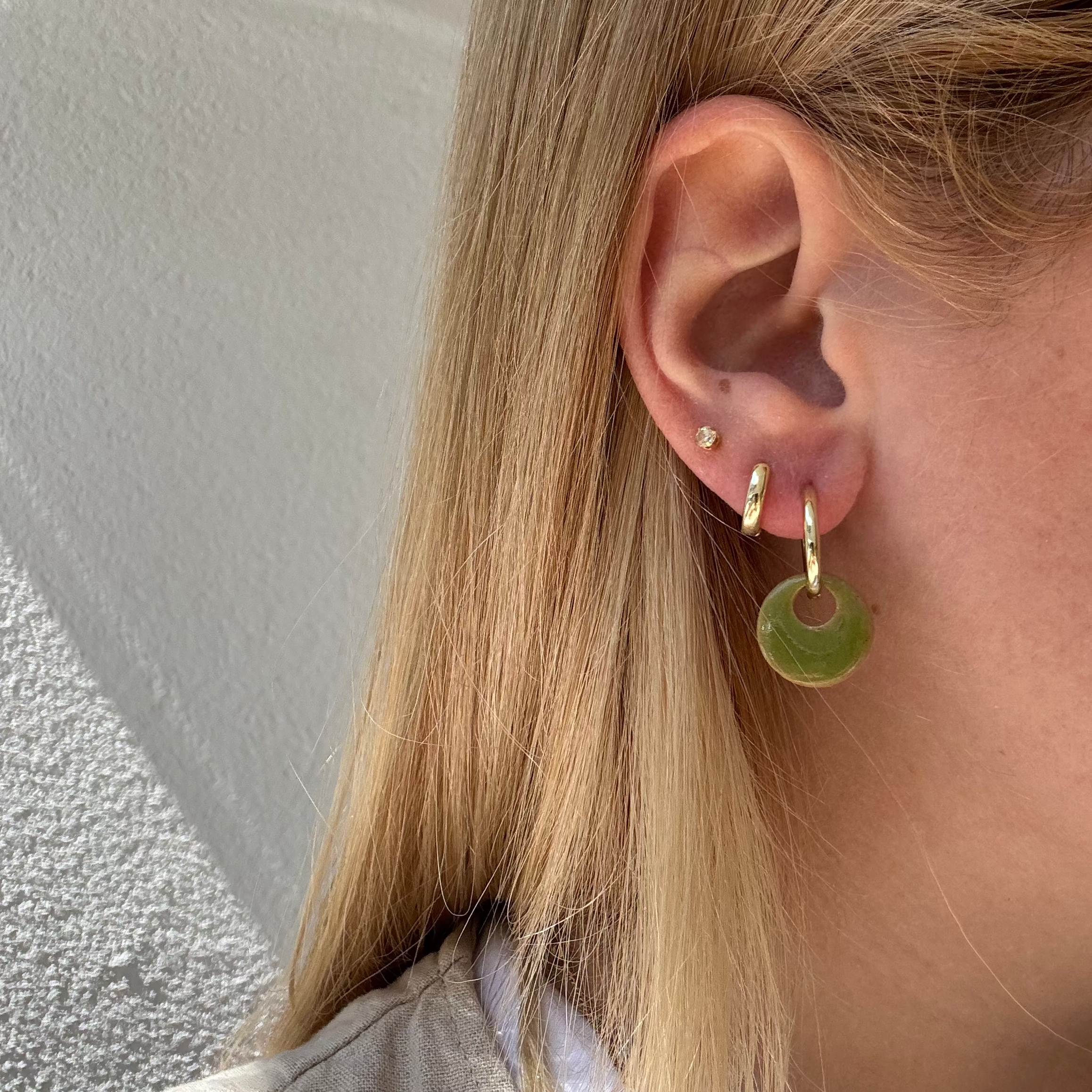 Handgemachte Keramikohrringe - Green Dots