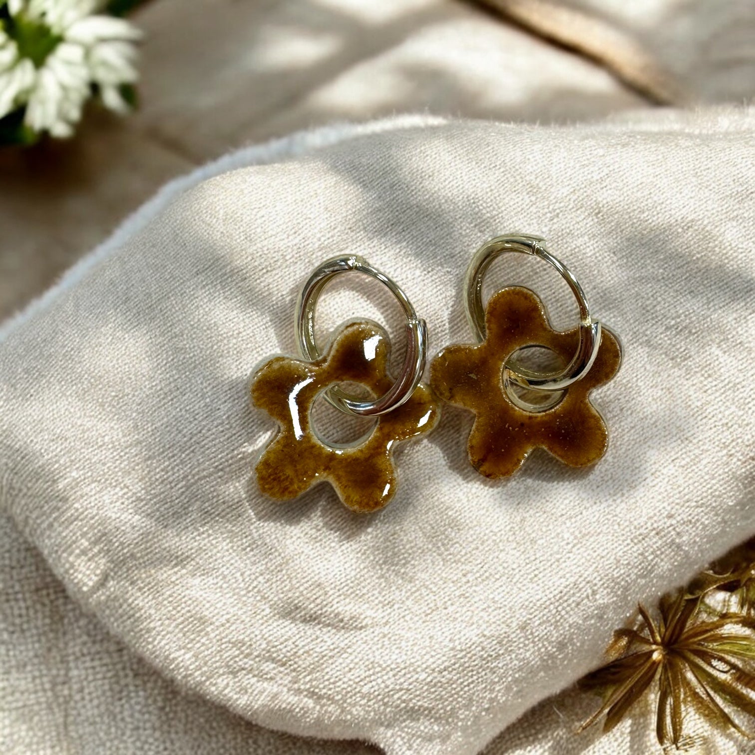 Blumen Ohrringe Cognac