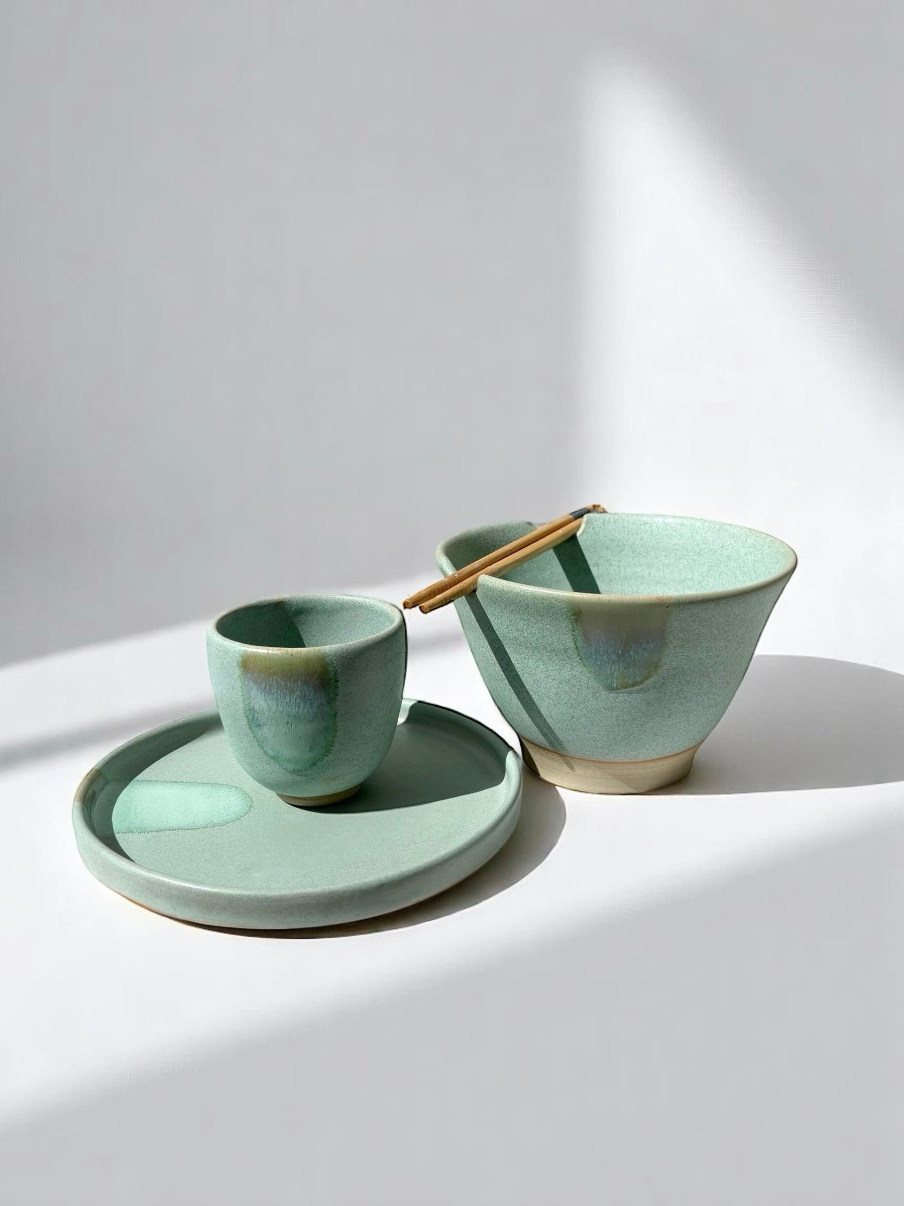 Keramik Set: Tasse, Teller & Ramenbowl- Patina