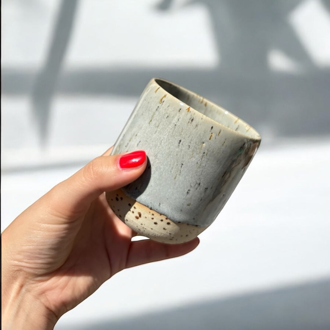 Handgemachte Keramiktasse - Stone Cup Spots