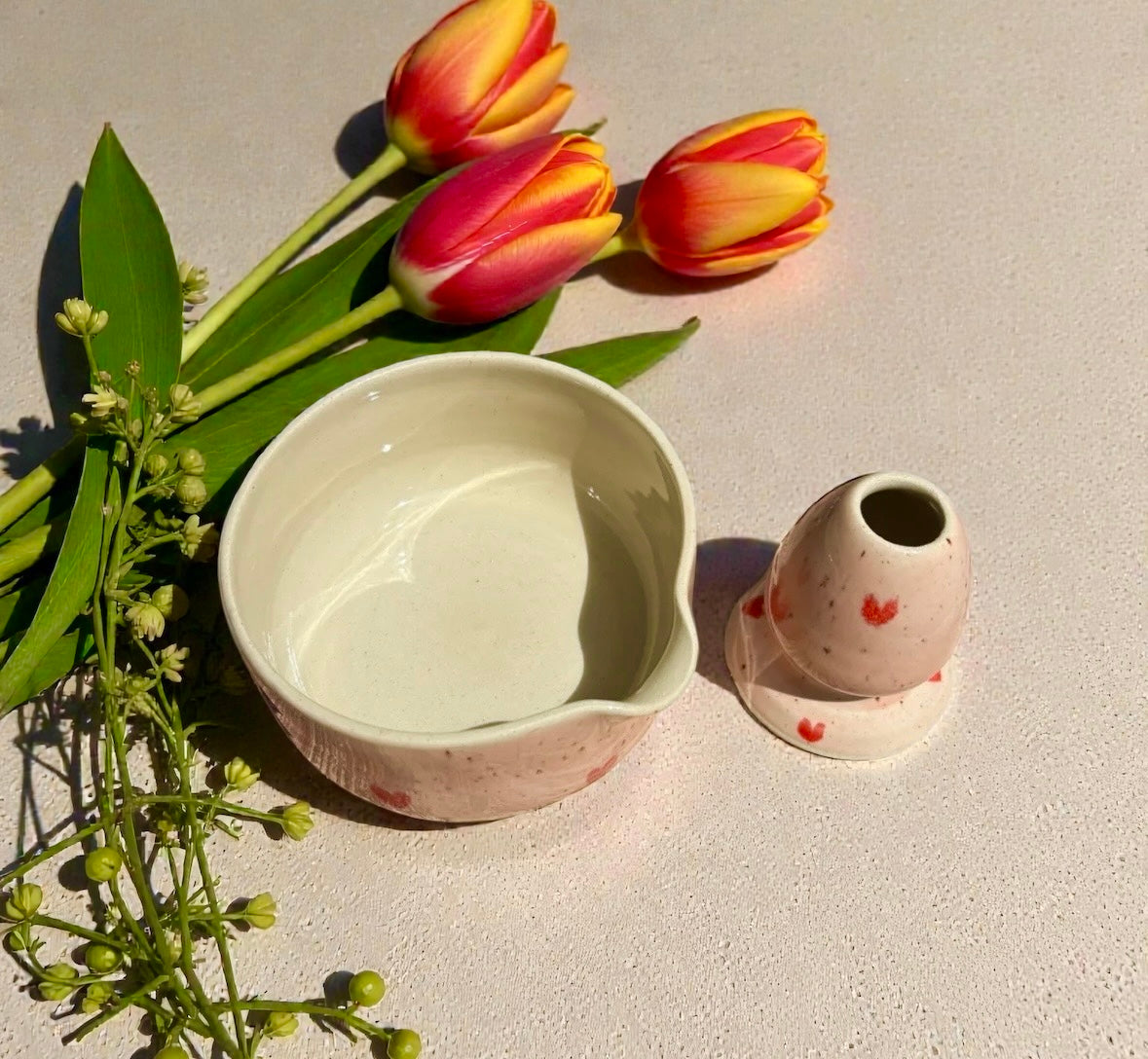 Keramik Matcha Bowl mit Chasenhalter – Hearts