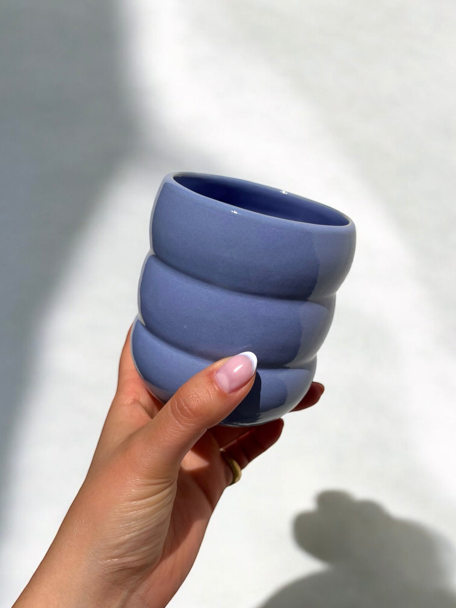 Handgemachte Keramiktasse - Bubble Cup Blue