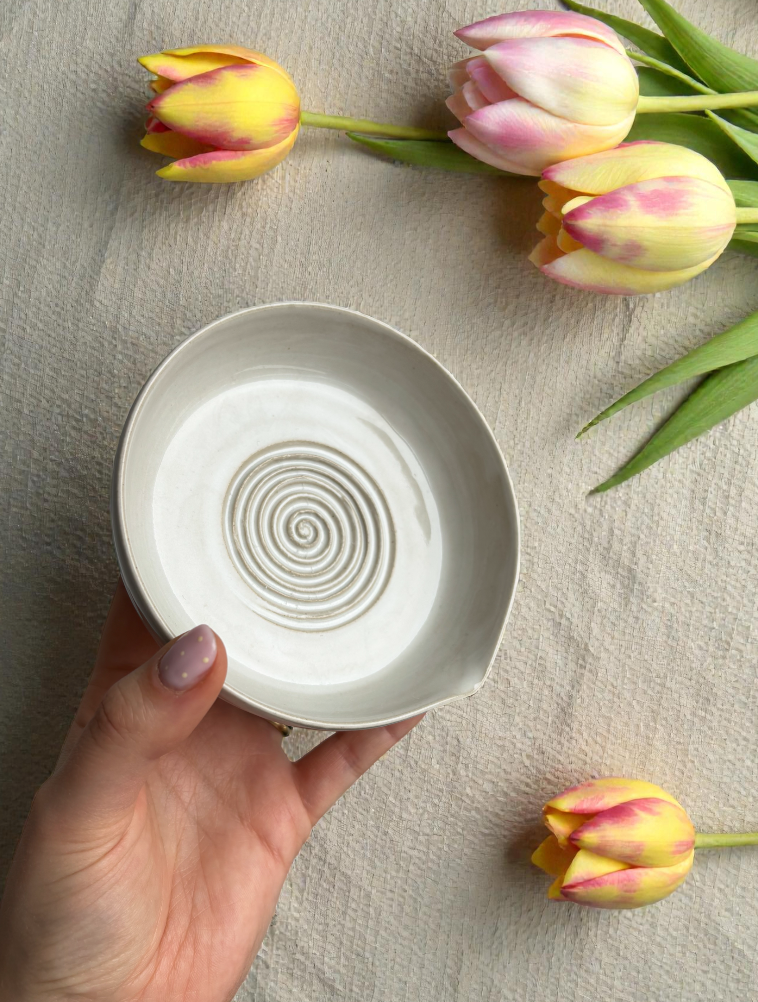 Handgemachte Keramikreibe - Classic White