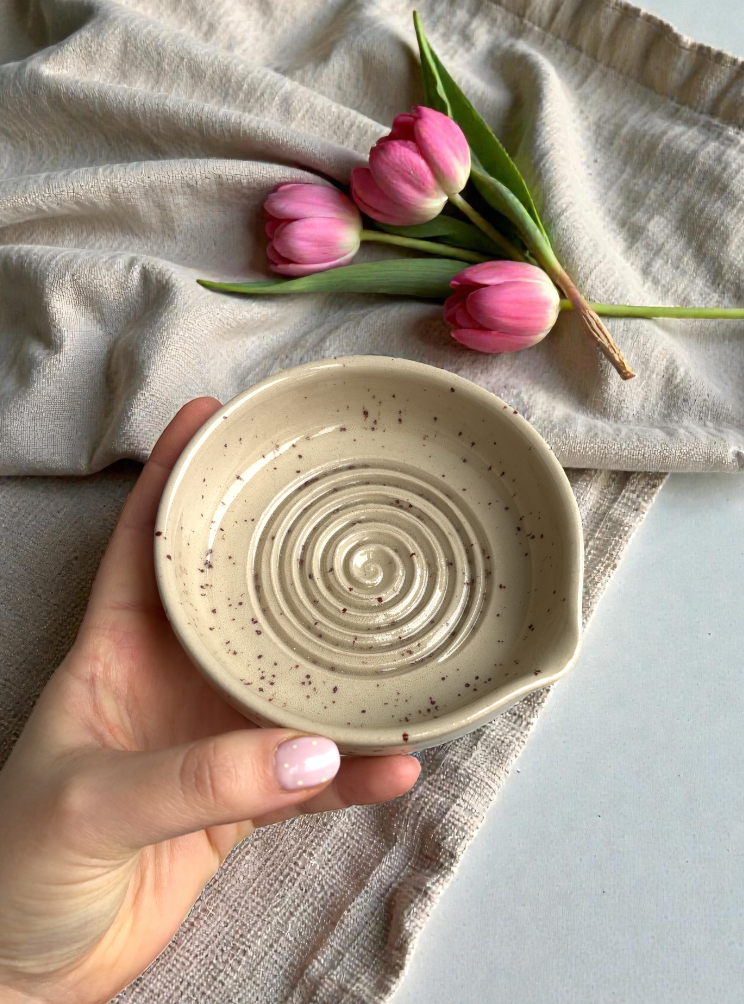 Handgemachte Keramikreibe - Dots