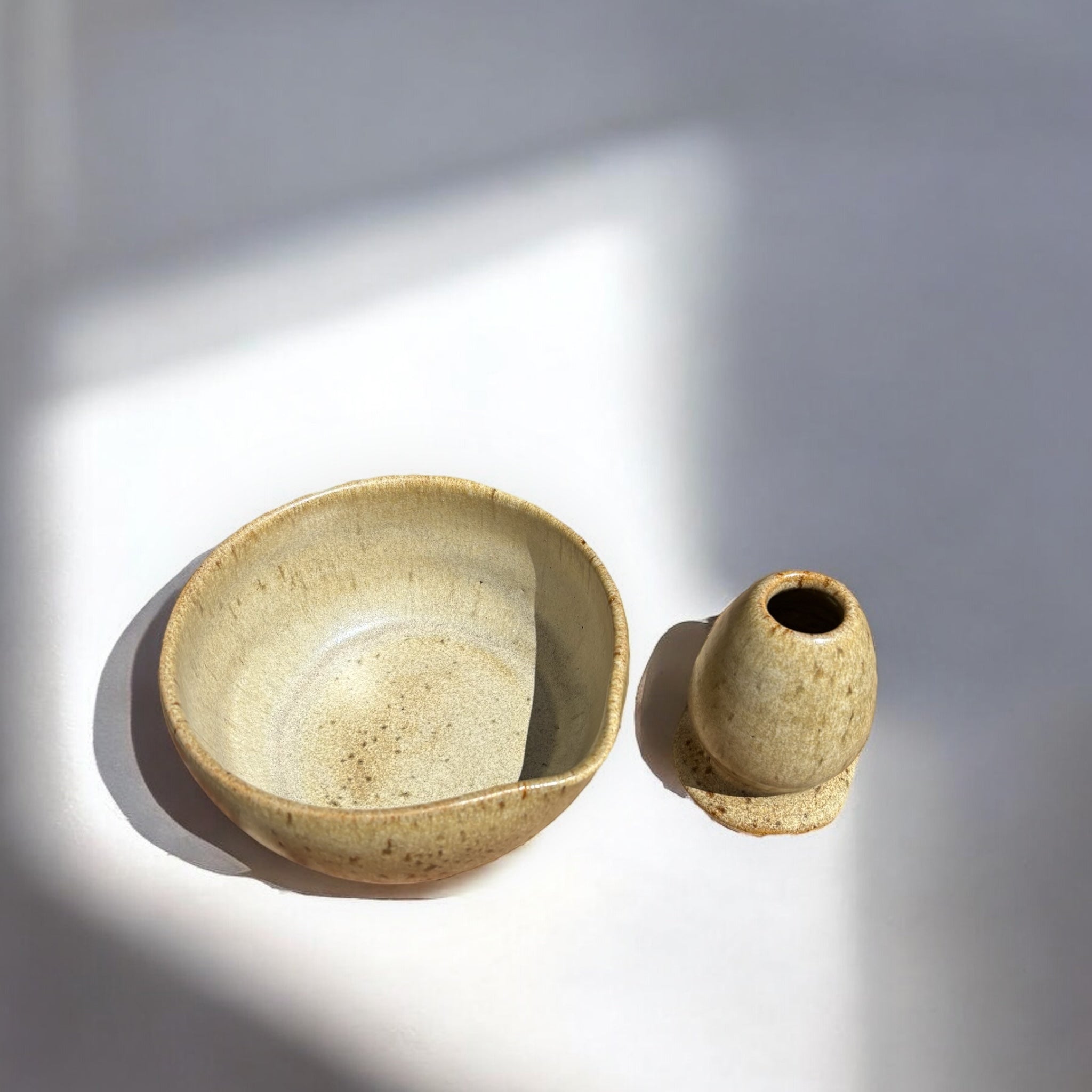 Keramik Matcha Bowl mit Chasenhalter – Sand