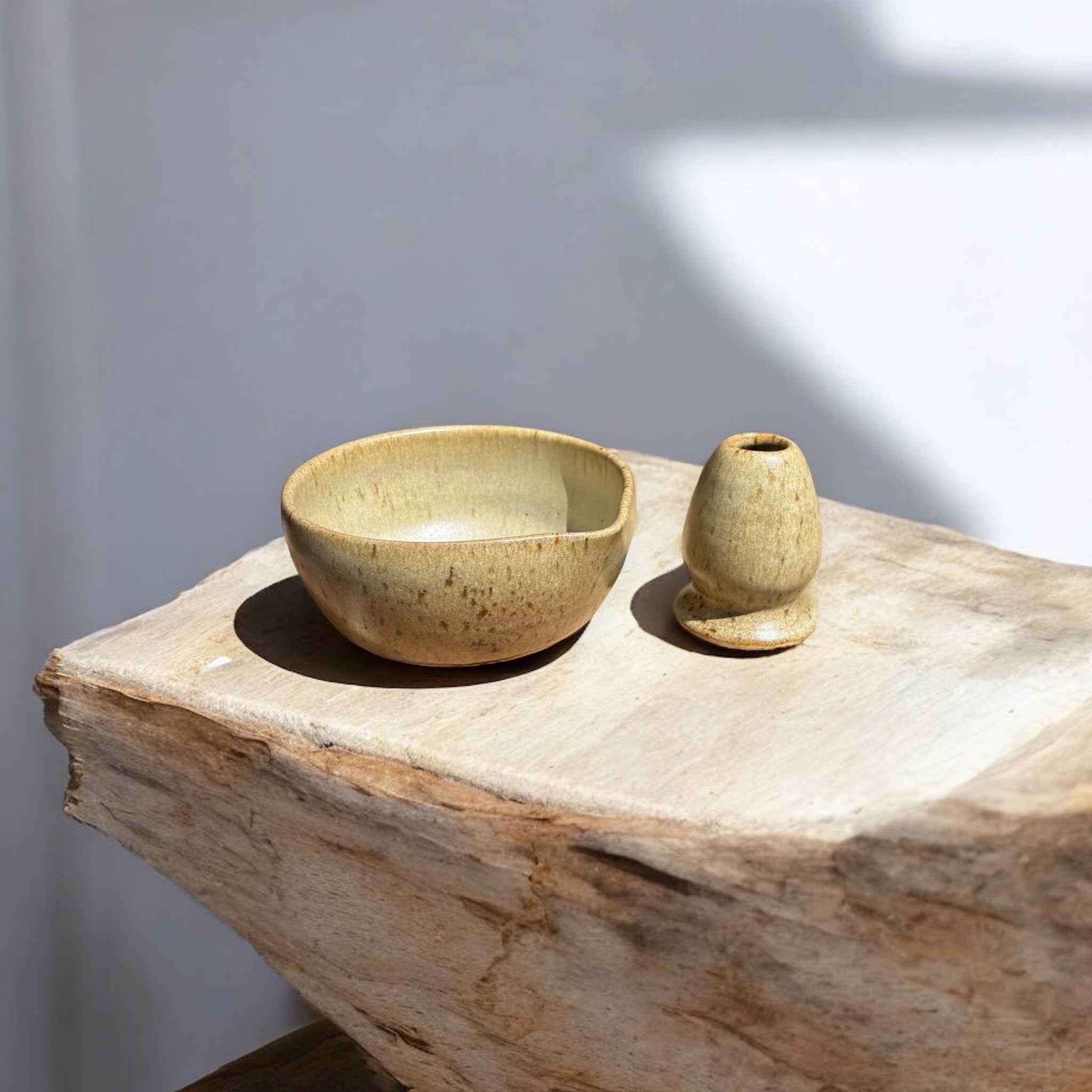Keramik Matcha Bowl mit Chasenhalter – Sand