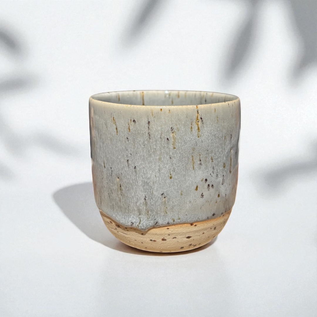 Handgemachte Keramiktasse - Stone Cup Spots