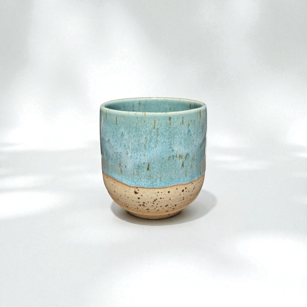 Handgemachte Keramiktasse - Ocean Cup (Spots)