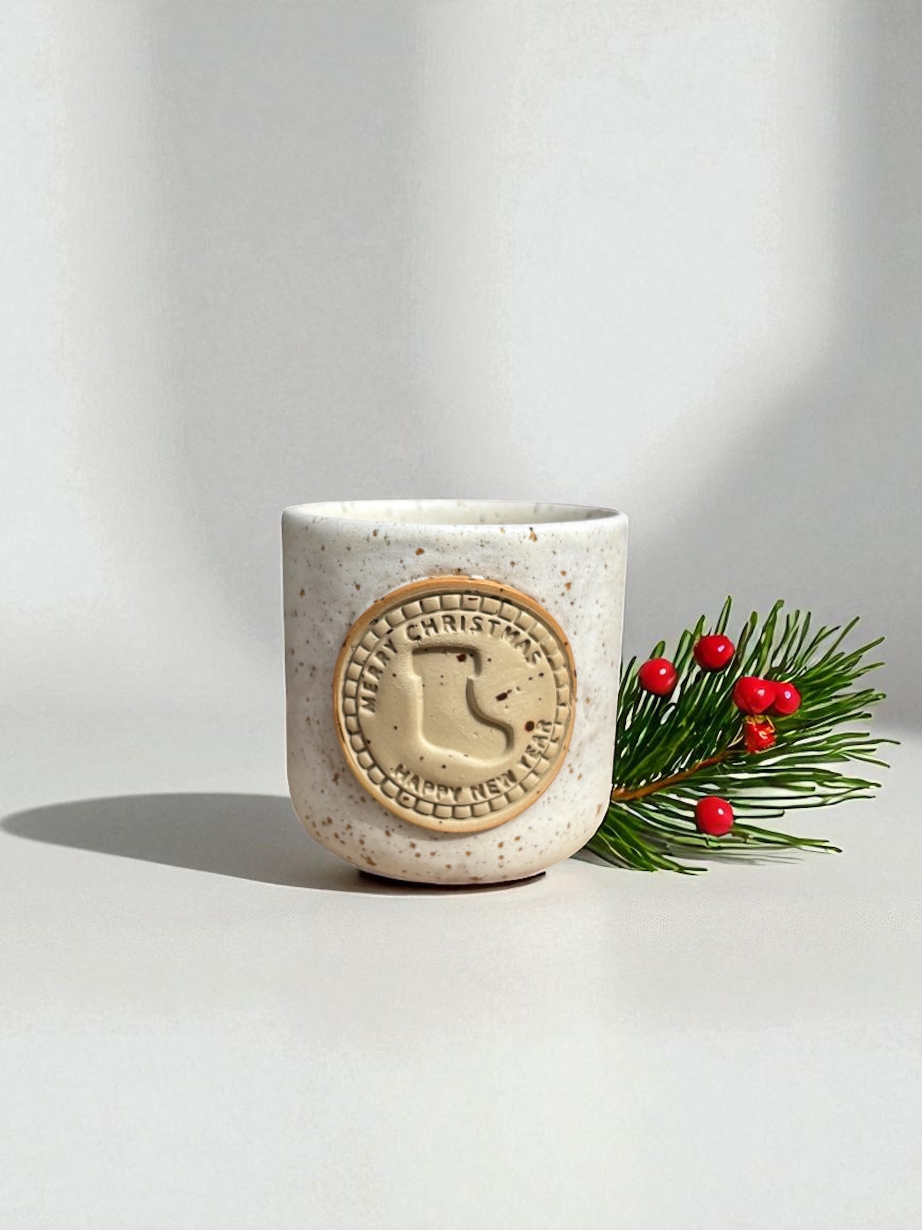 Handgemachte Keramiktasse - Christmas Stocking Cup