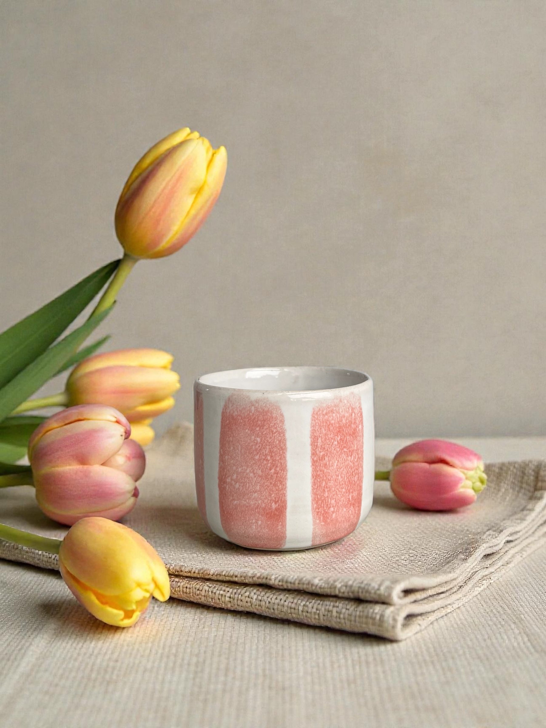 Handgemachte Keramiktasse - Strawberry Milk (big)