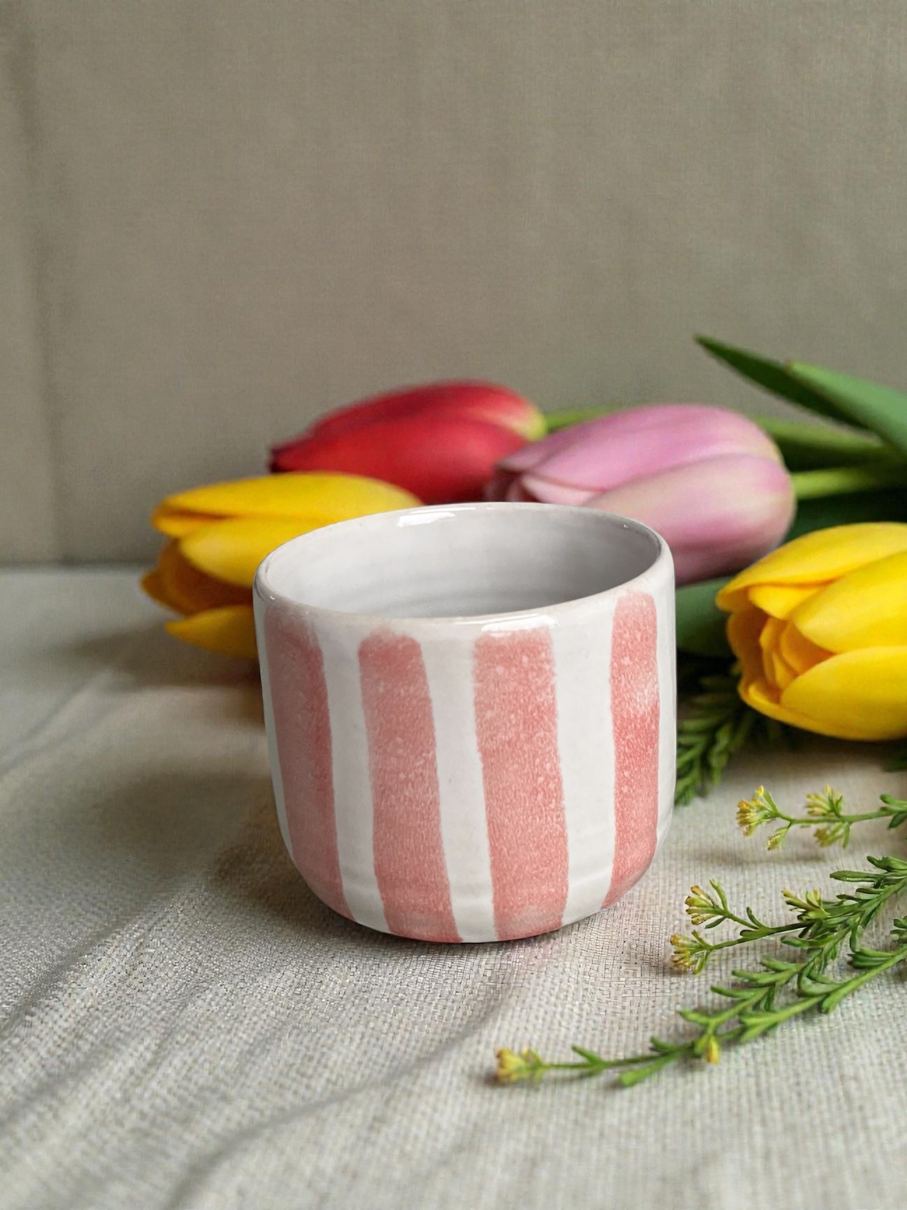 Handgemachte Keramiktasse - Strawberry Milk (small)
