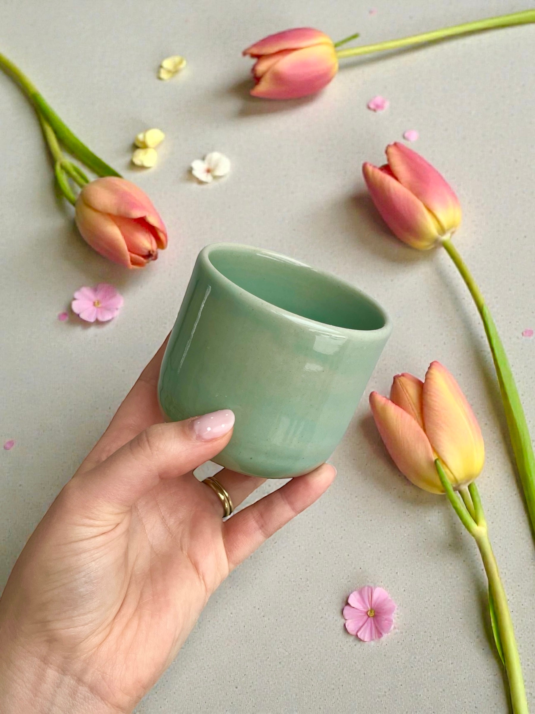 Handgemachte Keramiktasse - Poppy Baby Mint