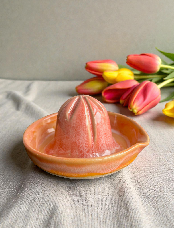 Handgemachte Keramikzitruspresse - Peach